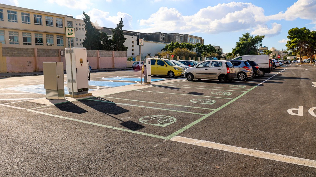 F_Azzopardi's tweet photo. #Today we opened @InfraMalta's new public car park in #Tarxien. 128 spaces for residents &amp; visitors, next to school &amp; parish square. Another €350k investment in our localities. Thanks to Local Council for supporting this project. @followianborg @MaltaGov https://t.co/TbvD2miMzj https://t.co/GZ9JEkJyvt