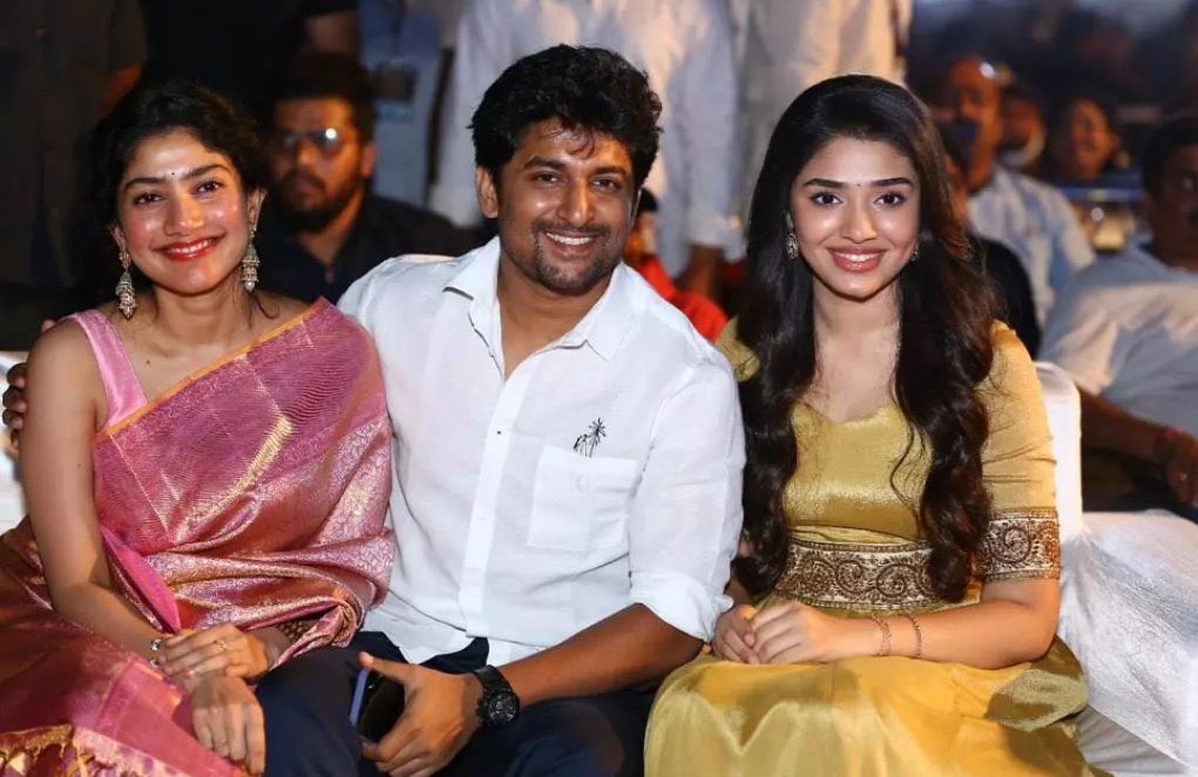 harishit_bobby's tweet photo. #ShyamSinghaRoy INTERVIEW 
Is Live Now 🤩

INTERVIEW LINK :- https://t.co/L7EQsWheBW

#ShyamSinghaRoy #Nani #SSRonDEC24th #SSRTrailer https://t.co/O0UFWcx7fi