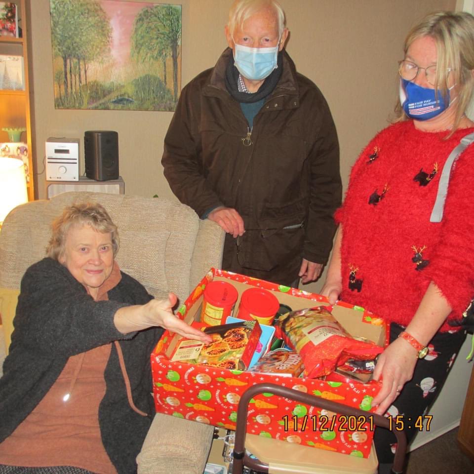 100marathons's tweet photo. Thank you to everyone who supported the 2nd Thetford Christmas Hamper appeal, 75 hampers distributed, here are some of our recipients @BreckCouncil @ThetfordCouncil #thetford #norfolk #breckland https://t.co/ZGUoJNtlzF