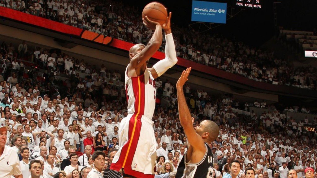 HeatNationCP's tweet photo. Steph may have surpassed Ray Allen in all time 3s made but Ray still got the biggest 3 point shot ever hit in NBA history🙌 https://t.co/jgUIFji2uu