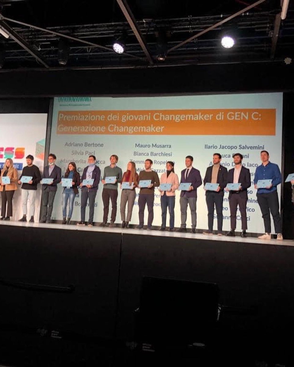 È stato un grande piacere aver conosciuto così tanti giovani innovatori nell'ambito del Global Changemaker Summit di Torino. Onorato del riconoscimento ricevuto da parte dell'@AgenziaGiovani della Presidenza del Consiglio dei Ministri <a href="/Palazzo_Chigi/">Palazzo_Chigi</a>. #Grazie ancora <a href="/AshokaItaly/">Ashoka Italia</a>