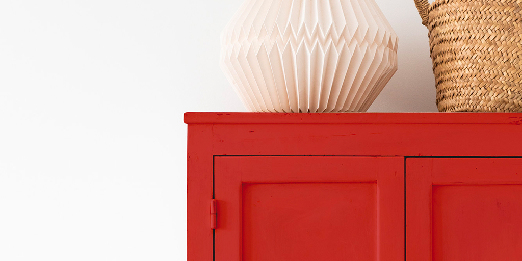 ¡Nos encanta el color Rojo China de TITANLUX Esmalte al Agua Ecológico! Un color rompedor y alegre para personalizar los rincones de tu hogar.

Además, es multisuperficies, no necesita imprimación y no huele. 😉