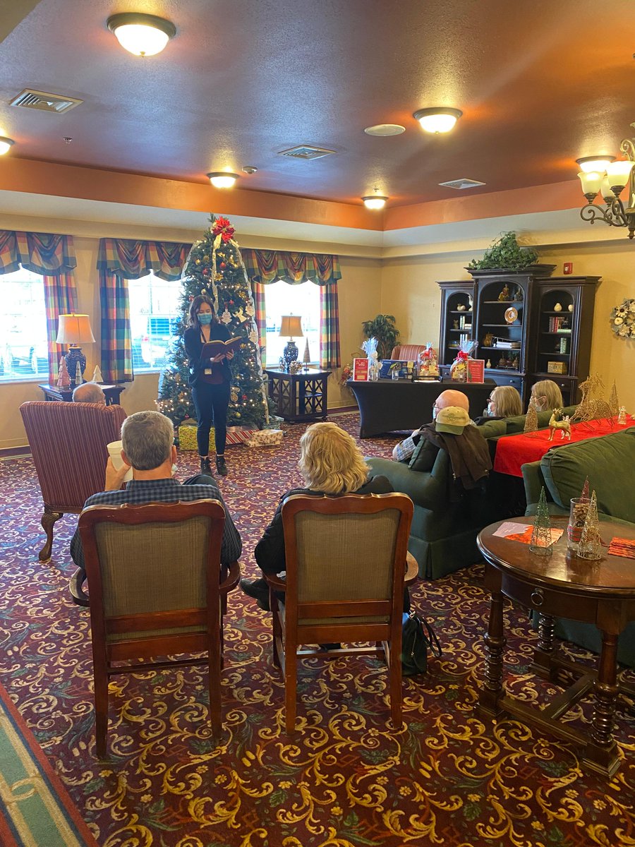 Oaks_NPWoods's tweet photo. Thank you to Compassus Hospice for putting on a beautiful Holiday memorial service here at The Oaks. It was a special evening of remembrance for those who have gone before us. #TrilogyLiving #TrilogyWay https://t.co/FvK28xJozc