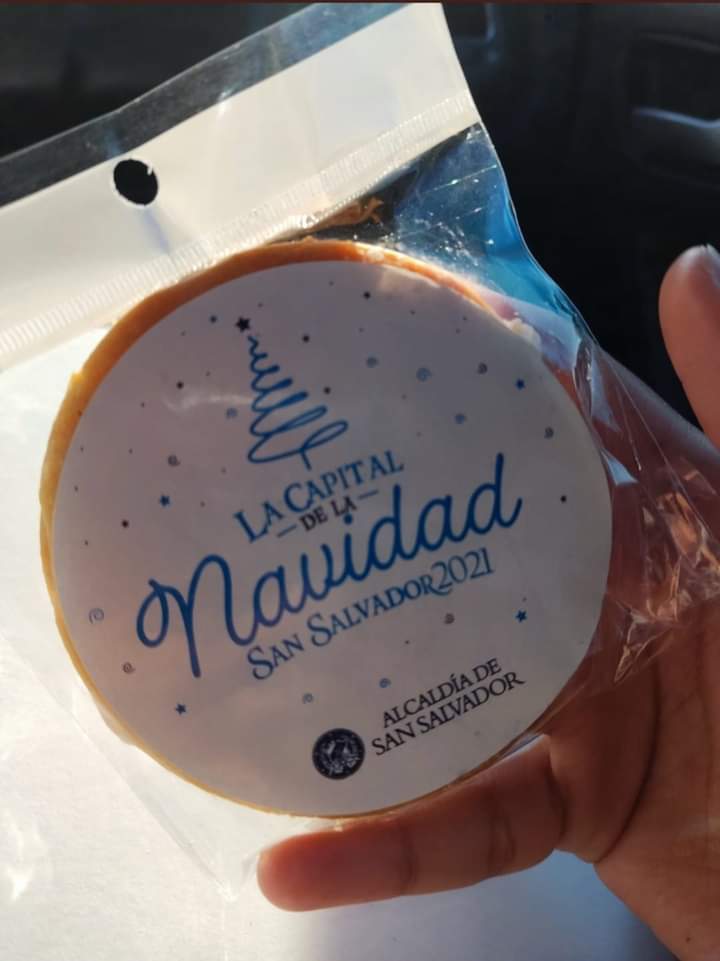 MarvinErazo19's tweet photo. ..Cada que caiga en un bache, pegue una mordida a las "galletas suizas" y recuerde a: @marioduran
#MultiversoCyan #TragiComedia https://t.co/hvB82auF6f