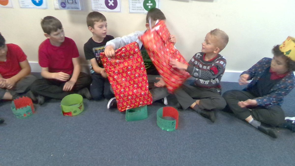MissLewis2020's tweet photo. Our Christmas party is in full swing this afternoon, starting with pass the parcel @BenyonPS https://t.co/eiCBbtKKeU
