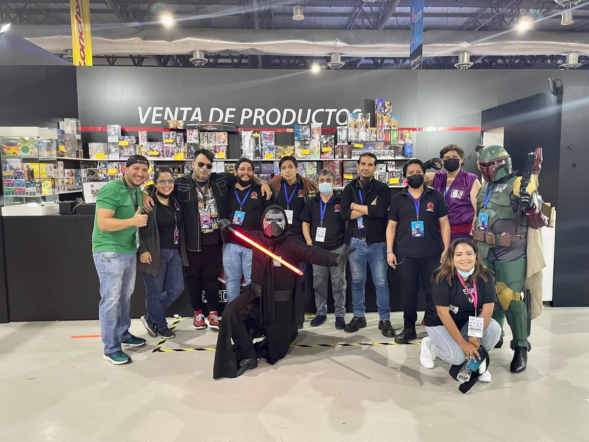 ECUACOLLECTIONS's tweet photo. Team #ECUACOLLECTIONS en @ComicConEc 2021 https://t.co/uEs3qPCZhZ