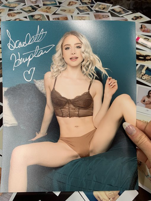 Shot for Signature Models this week!👠📸Signed photos, lip prints and more available now on https://t.co/S07mnCVEfV