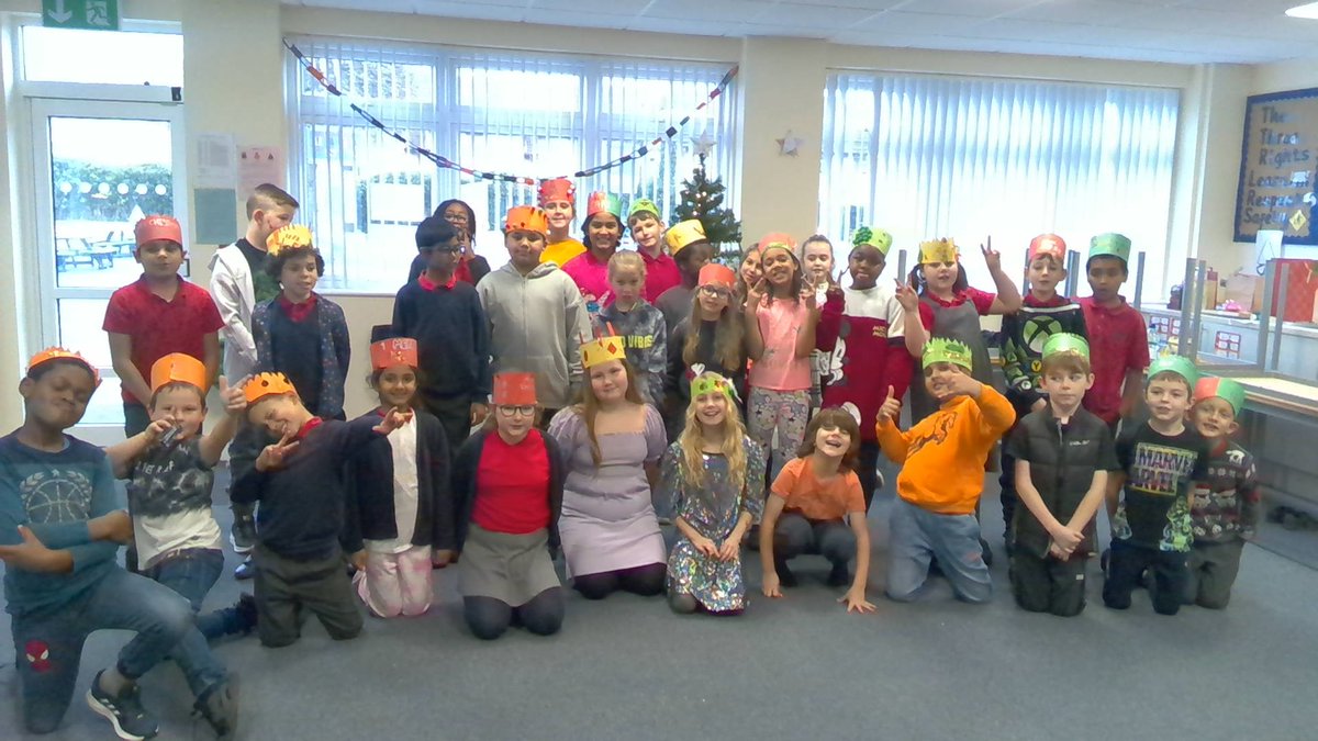 MissLewis2020's tweet photo. We are ready for our Christmas party https://t.co/PdlAzWWOB4