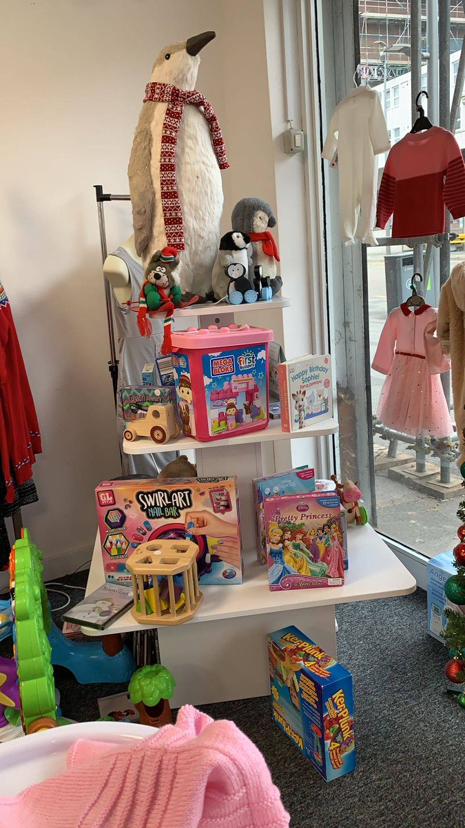 Alternatives_W's tweet photo. Gifts, treats and 'fits galore at #AlternativesHemel 😍 why not pop in today and see what bargains are waiting to come home with you? 

#Watford #Hemel #Hertfordshire #Charity #CharityWork #Volunteer #MotherandBaby https://t.co/FG6oLbTZqu