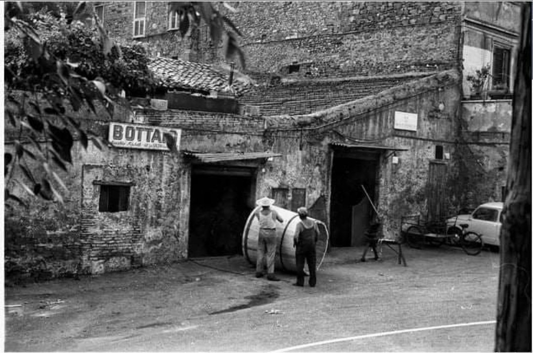 sofiadedo's tweet photo. Buon compleanno al Rione #Testaccio che compie 100 anni!

Un quartiere pieno di storia, cultura e innovazione. Sede di molte istituzioni tra cui @UnivRoma3, il @MacroMuseo e la @SPMTestaccio

Scopri gli eventi che sono in programma https://t.co/5hSoFYyl8M

#RomaSulSerio https://t.co/YhZRYgZW87