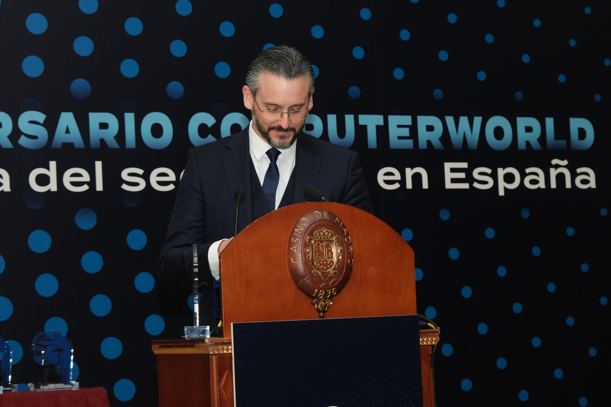 ferrovial's tweet photo. Our CIIO, @dimitrisbm, has received the #Computerworld40 award on behalf of the company in recognition of Ferrovial's commitment to digitalizing the sector.
Thanks to @ComputerworldES and congratulations to the whole team! 👏 https://t.co/XvbkHNYiDW