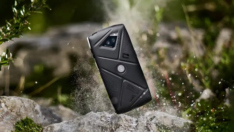 LeCafeDuGeek's tweet photo. Crosscall Action-X5 : le smartphone pour les baroudeurs – Idées Cadeaux Noël
👉 https://t.co/EfUr3qKNkK 

#guidedachat #crosscall #news #noël #smartphones https://t.co/eicYjaqps9