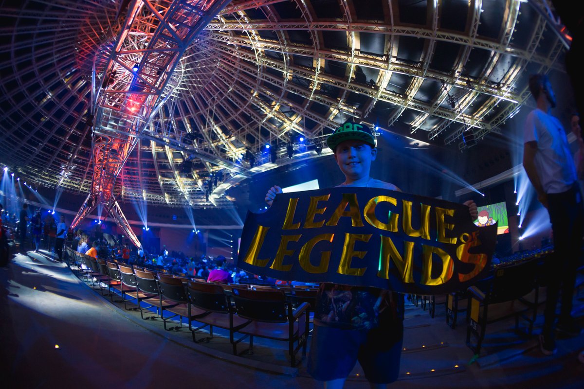 CBLOL's tweet photo. Seja muito bem-vindo ao ano em que o #CBLOL terá torcida em todas as rodadas. 🎉 https://t.co/aOa1CIjtak