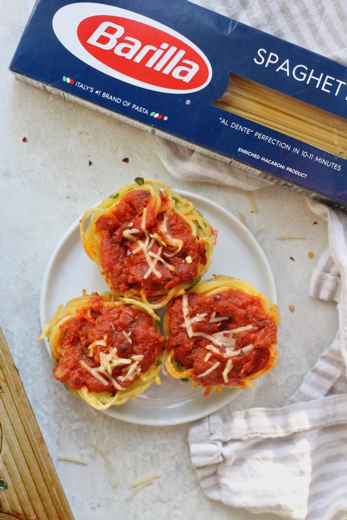 Loving these fun Baked Spaghetti Cups for dinner with <a href="/BarillaUS/">Barilla US</a>’ always al dente Spaghetti. Recipe here!  #ad bit.ly/31IwJDA