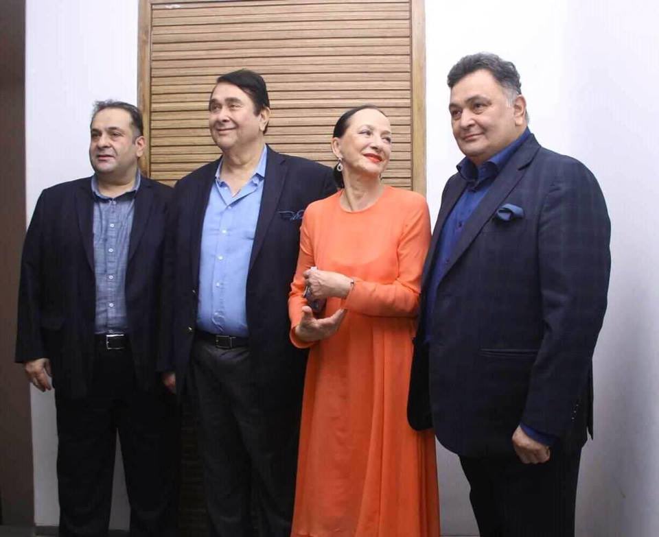 #RajivKapoor, #RandhirKapoor and #RishiKapoor with 'Mera Naam Joker' fame Russian actress #KseniyaRyabinkina.