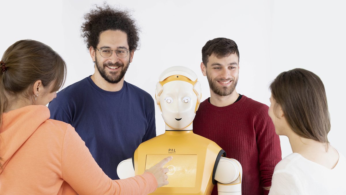 How do we develop robots capable of non-pre-programmed social interactions with several people at once? This article unveils how the SPRING project will attempt to answer in the field of healthcare. 👀📖👉inria.fr/en/spring-maki… #Robotics #h2020 #Socialrobots #EUProjectSPRING