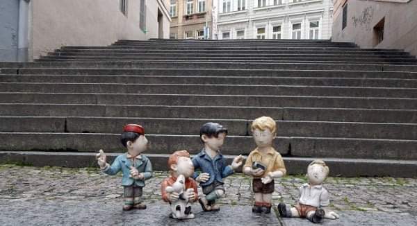 HonzaBurda's tweet photo. Víte, že dnes mají narozeniny Rychlé šípy?
Tak všechno nejlepší hoši!
Takhle pětice kluků ovlivnila několik generací. Znáte je? Poznamenali život i vám?
https://t.co/piM2xTTubc
#RychleSipy https://t.co/0K8un2puz0
