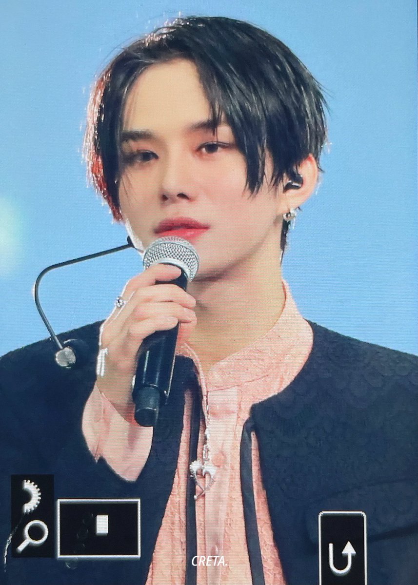 creta_jw's tweet photo. 211217 네오시티 첫콘 천상계 미모🍒
#정우 #JUNGWOO #NCT127 https://t.co/9iwo6kdVf9