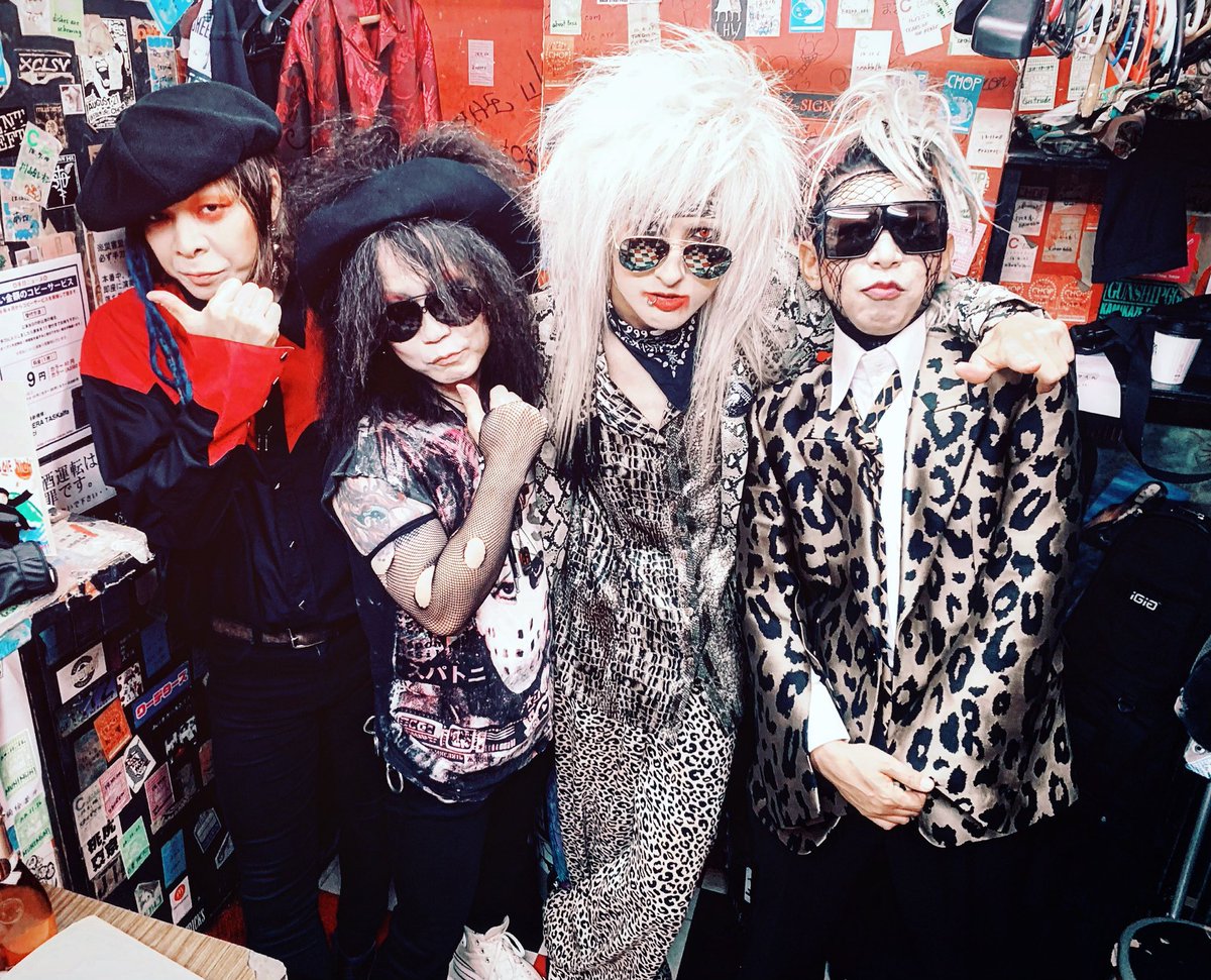 CHARGEEEEEE's tweet photo. 京都に到着ぅぅ〜〜🐹

SPEECIESのリハーサルにRayD5〜🕺🕺🥁🥁🔥🔥

明日は京都夜想で炸裂ダンスィンベイベー🕺🕺

今年のチャゲフェスに撮ったお気に入りのバンド写真ウフフ🤤🤤📸📸✨ https://t.co/Y3R3a1dpOk