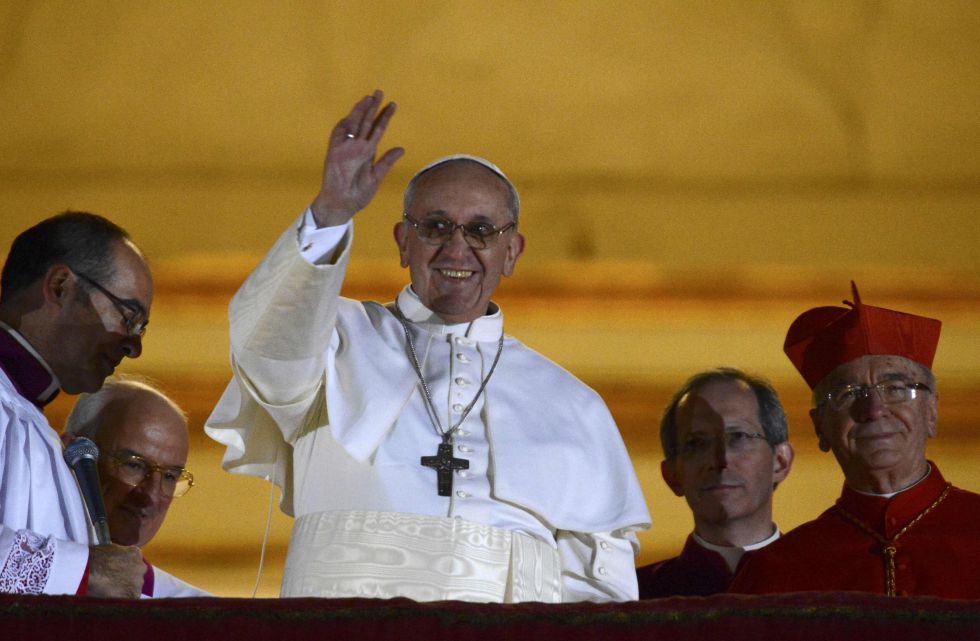 JoLuAcevedo's tweet photo. Hoy es el cumpleaños del Sumo Pontífice, @Pontifex_es, a quien respeto enormemente como católico y como argentino. Que su mensaje de transformación y futuro llegue a los más jóvenes! "Yo tengo confianza en ustedes, jóvenes, y pido por ustedes. Atrévanse a ir contracorriente” 👏 https://t.co/JmgVjxlN51