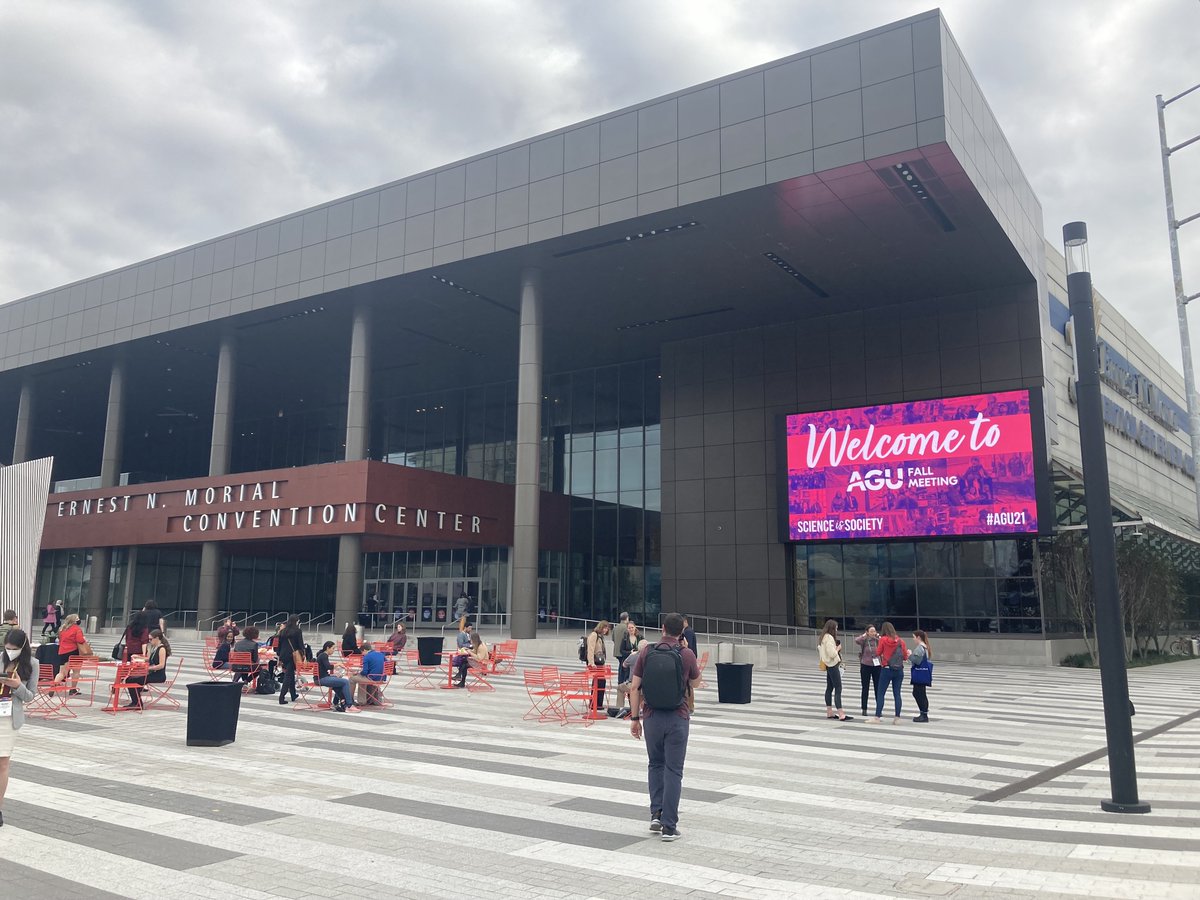 SpencerScience's tweet photo. Last day of AGU 2021. Hoping that the work we're all doing will help make it possible for 30,000+ scientists to attend in 2022. #AGU21 #theAGU #AGUGeohealth https://t.co/f2FqGJxfsU