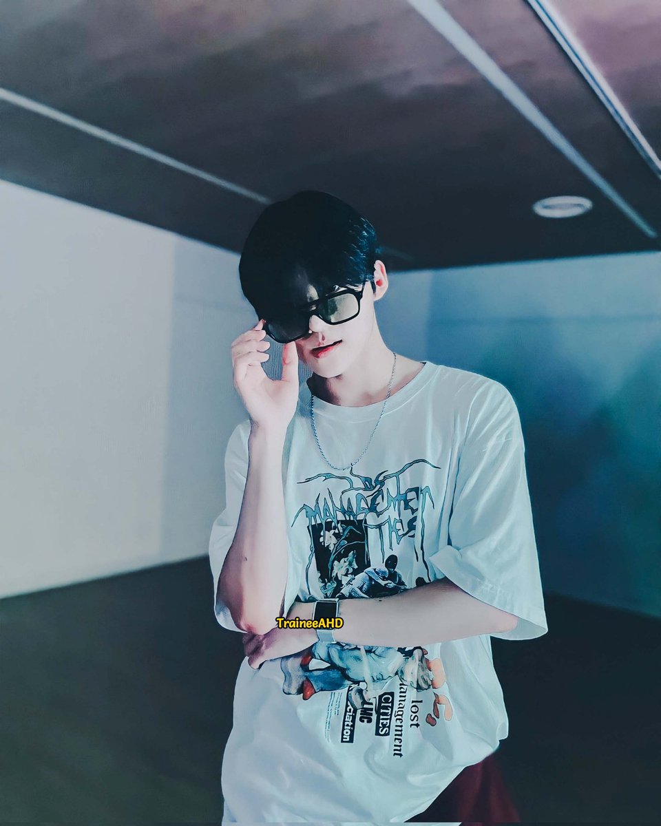 aeonsville's tweet photo. [📸 #insta] 210831 - Sangwon - 📸 HD - a thread

🥶

#TRaineeA #TRaineeAHD #Sangwon #상원 #아이돌연습생 @trainee_a https://t.co/KNWZIiDvyL