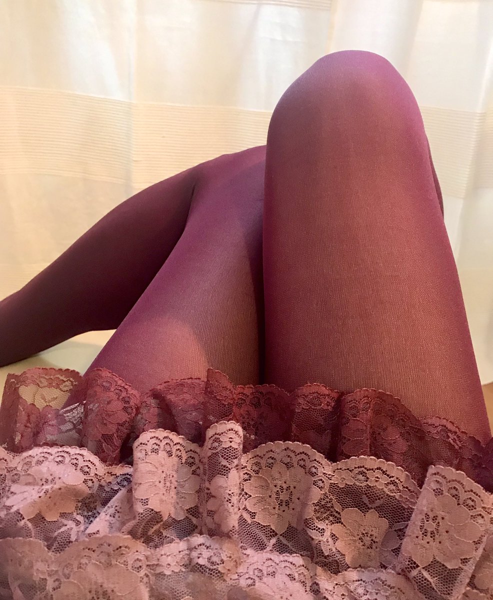 rena_m2's tweet photo. アイコン復活しました٩(ˊᗜˋ*)و

#足フェチ #脚フェチ #美脚 #太もも  #ミニスカート https://t.co/oPJa2Cd4mN
