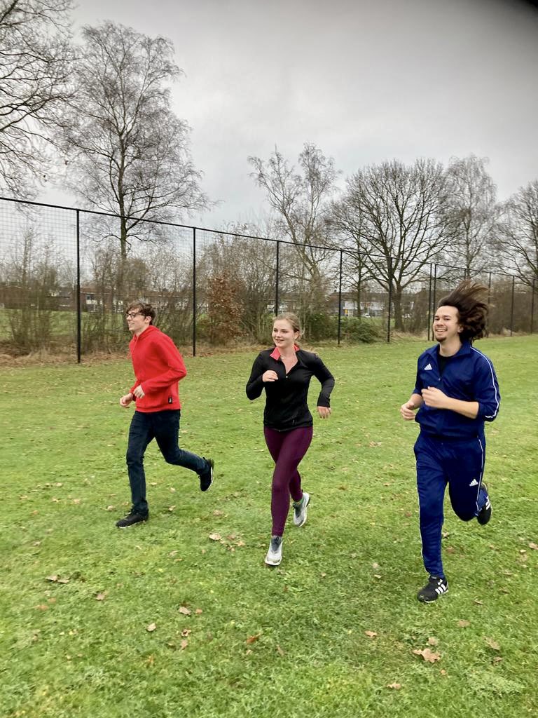 Yvonne_Bijenhof's tweet photo. De toppers van de Triple T Higtech Academy zijn weer volop aan het trainen. Ze willen in april meedoen met de Enschedese halve marathon. Fit in je loopbaan 🙌
Unleash your skills 💪 #higtech #mbo #talent
https://t.co/xCCYvafAW2 https://t.co/RBnU2kCLKL