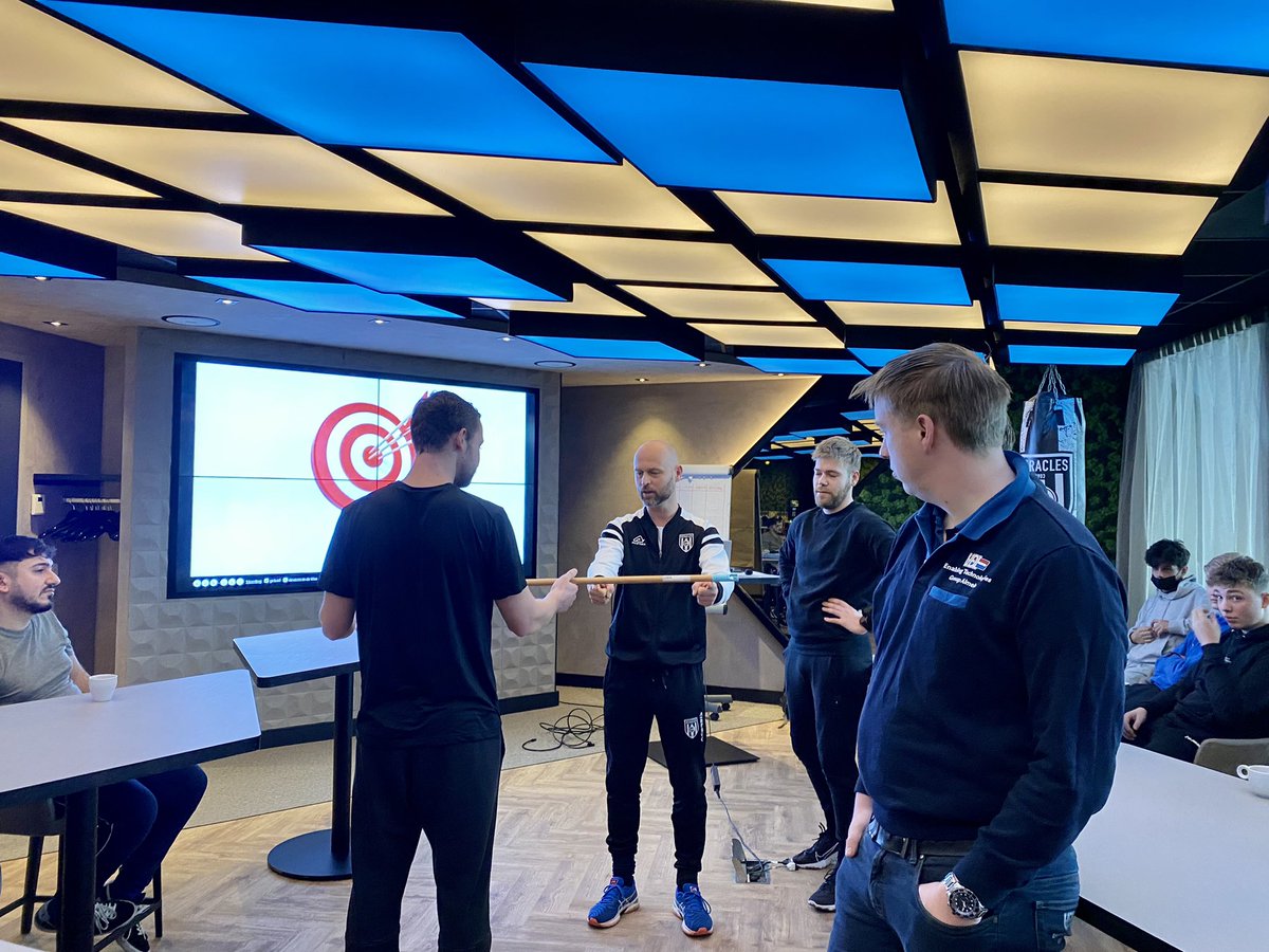 Yvonne_Bijenhof's tweet photo. De toppers van de Triple T Higtech Academy zijn weer volop aan het trainen. Ze willen in april meedoen met de Enschedese halve marathon. Fit in je loopbaan 🙌
Unleash your skills 💪 #higtech #mbo #talent
https://t.co/xCCYvafAW2 https://t.co/RBnU2kCLKL