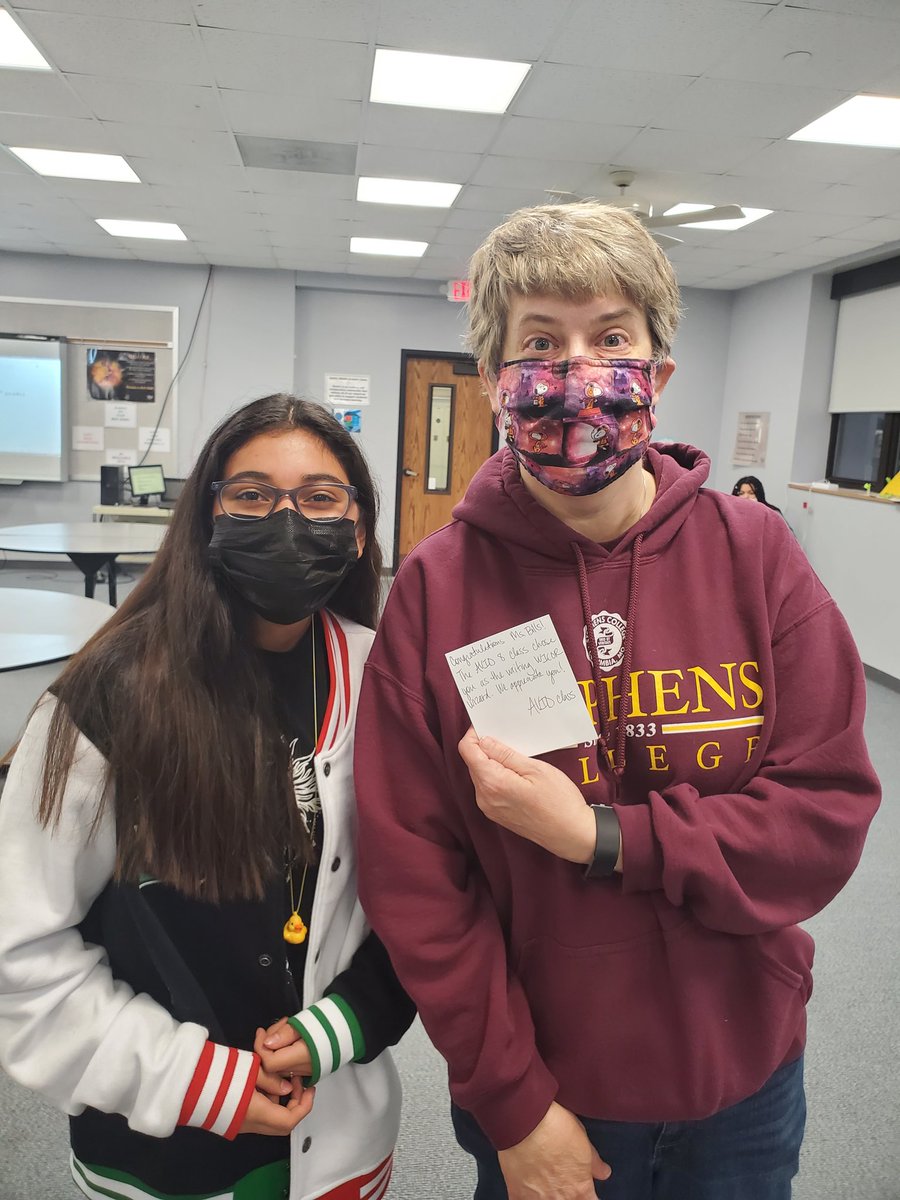 AVID8GMS's tweet photo. @GMSJags @CPSAVID @GMS_AVID7 celebrating our writing  #WICOR wizards! We appreciate you Ms. Bills, Mrs. Salim, Ms. Noltie, and Mr. Prestigiacomo! https://t.co/sYfW4r0oEf