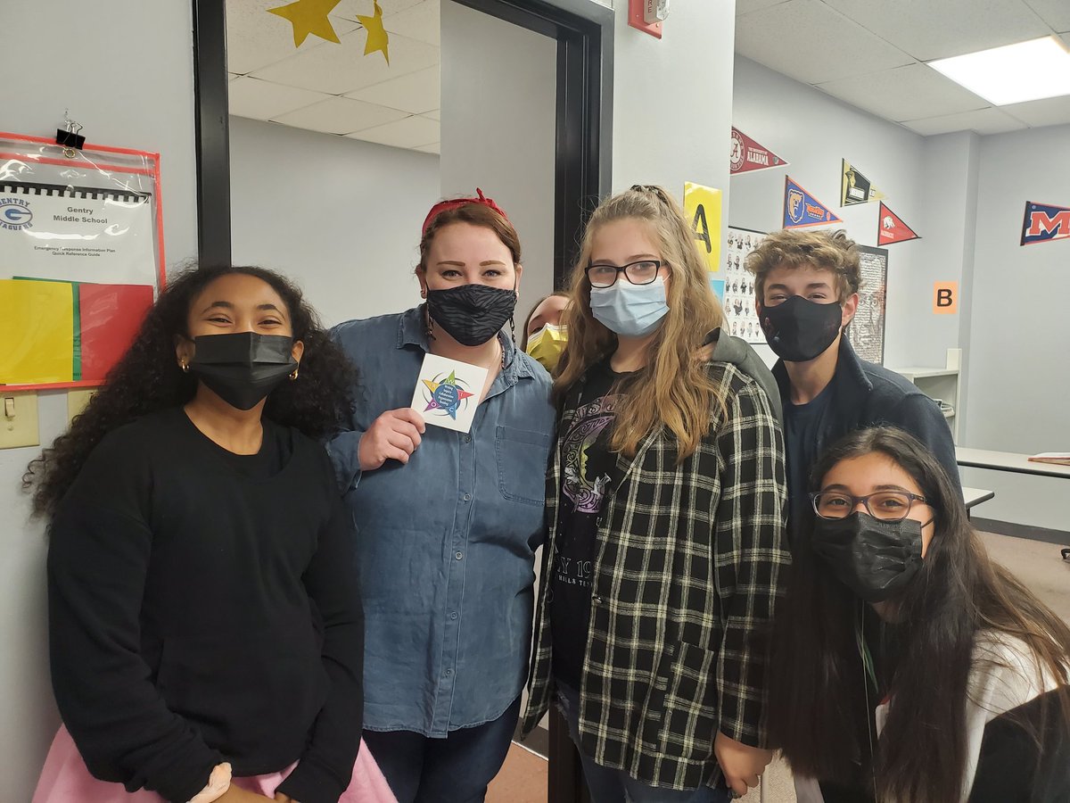 AVID8GMS's tweet photo. @GMSJags @CPSAVID @GMS_AVID7 celebrating our writing  #WICOR wizards! We appreciate you Ms. Bills, Mrs. Salim, Ms. Noltie, and Mr. Prestigiacomo! https://t.co/sYfW4r0oEf