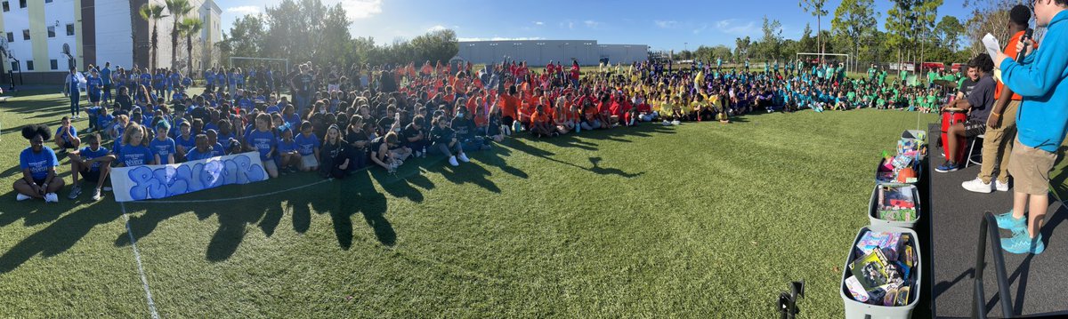 Our annual Winter House Day is off and running! This year’s house day was planned by our house leaders and they’ve done a great job! @CSUSA @galatop1 <a href="/EddieRuiz531/">Eddie Ruiz</a> <a href="/ronclarkacademy/">Ron Clark Academy</a> #csusa