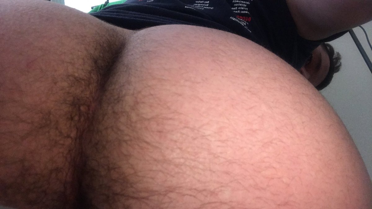 eildesz's tweet photo. @honey_bearxox I needs daddy rn https://t.co/yS3i04Fnvw