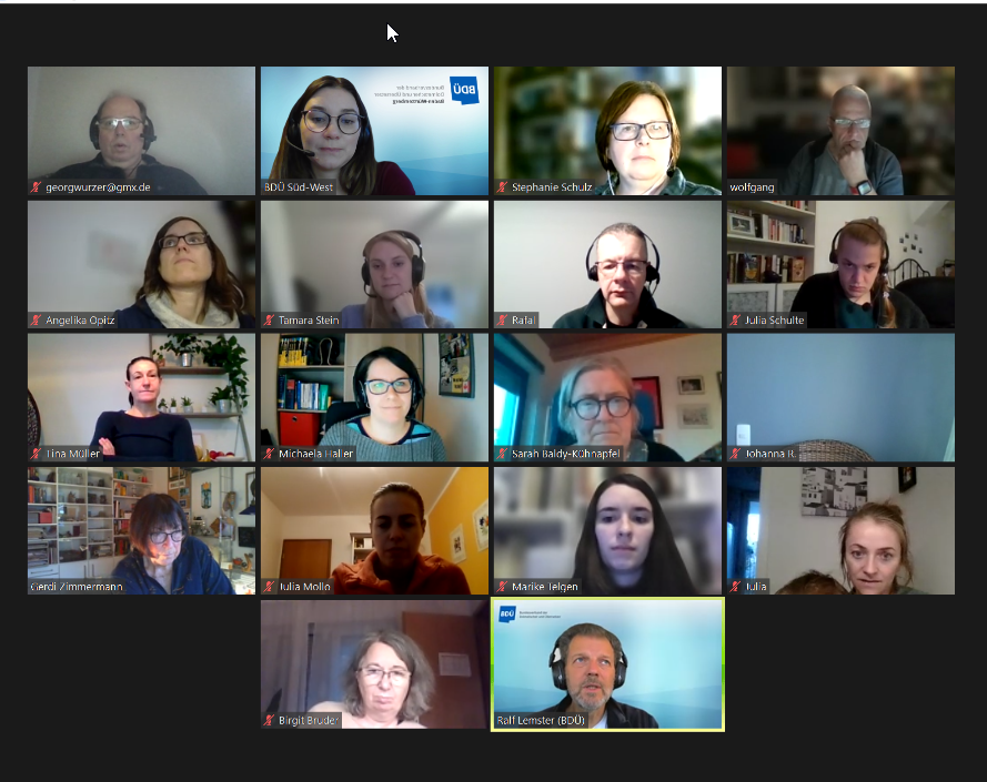 bdue_bw's tweet photo. (fp) Wir wünschen unseren #Mentees und #MentorInnen eine frohe Weihnachtszeit! Wir freuen uns schon auf ein spannendes Jahr 2022.
Habt Ihr auch Lust auf Vernetzung mit Kollegen und tollen Fortbildungen? Dann bewerbt Euch jetzt: https://t.co/BEs6Yxe9d9 #Translator #xl8 #BDÜ https://t.co/HoRpSbcIvP