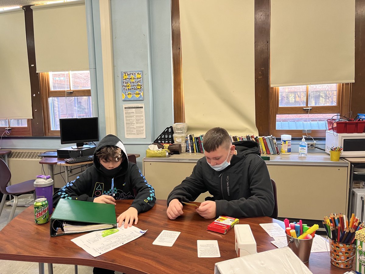 heatheryoung79's tweet photo. My favorite lesson of the year! Snow ball inference wars. More videos to come! ⁦@GrantGatorsSCSD⁩ https://t.co/4mSWPlJW2s