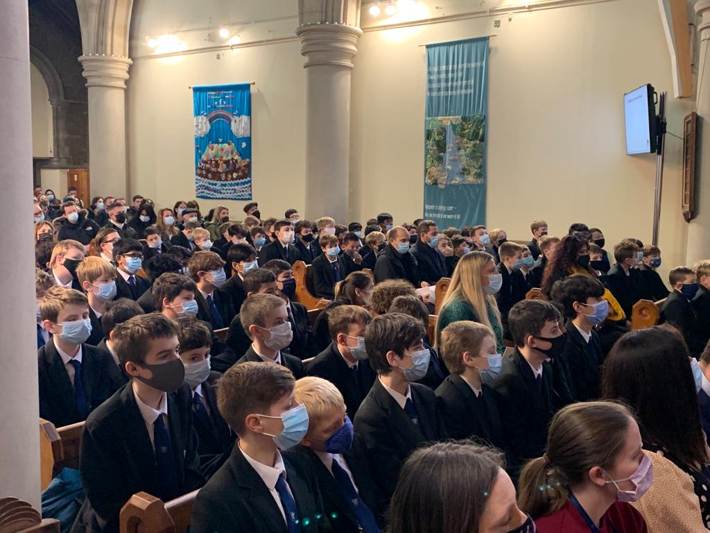 shsrbk's tweet photo. This morning's Year 7 &amp; 8 Carol Service at St Matthew's Church, #Surbiton was extraordinary..! :) https://t.co/2ctrc6I1Oh