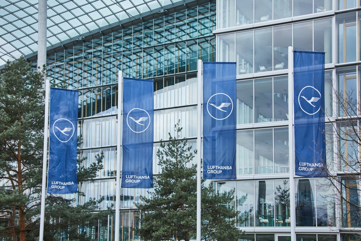 lufthansaNews's tweet photo. Changes in the top management of the #LufthansaGroup: Changes at @lufthansa, @_austrian , @Lufthansa_Cargo, @eurowings and #LSGGroup ➡️ More information: https://t.co/I9O4ZFD1Sz https://t.co/dRBHIgufRt