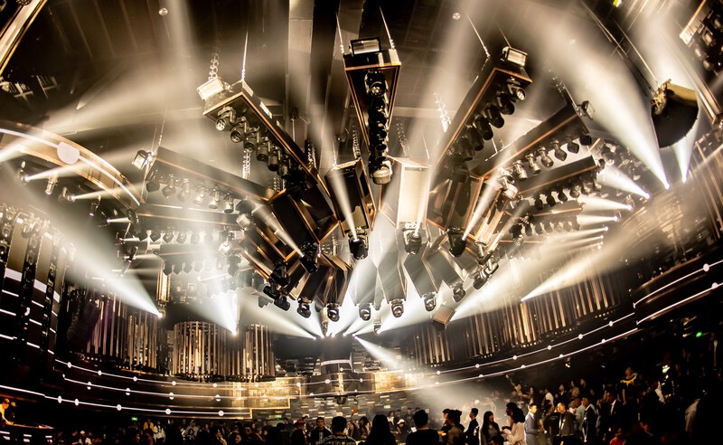Vectorworks's tweet photo. How did @LiveLegends infuse the culture of Kunming, China into a modern nightclub? Step into OT Kun, this year’s #Vectorworks2022 signature entertainment project. https://t.co/zdlWCnFinA #LightingDesign https://t.co/V3j0wQlBre