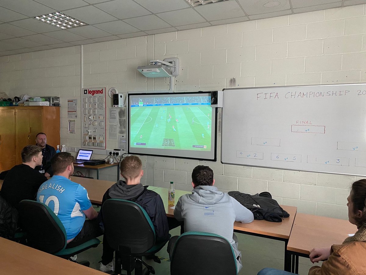 TCConstruction0's tweet photo. Our L3 learners have participated in a Christmas FIFA tournament with amazing prizes donated by @CK_tools as part of the Bright Sparks scheme. #electricalstudents #tamesidecollege https://t.co/T8OKrpJBpb