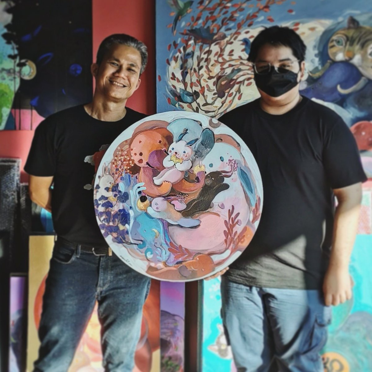 StudioSupachet's tweet photo. เริ่มมีคนรุ่นใหม่มาชอบงาน.. เราก็ดีใจ โดยเฉพาะเป็นน้องคนไทยด้วย✌️😁
His house will finish in 5 months. My painting will move to there.
Thanks for support.🤗

#newhouse #supachetstudio #acryliconcanvas #artstudio #studioartist https://t.co/lvz0AH1j7p