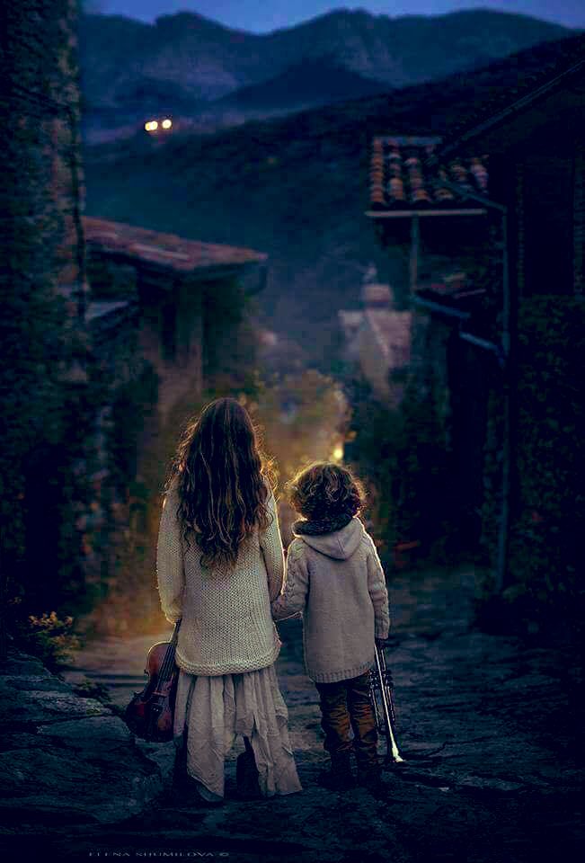 إلى كل كتوم أرهقتة الدنيا
        وما زال راضيآ
ملآ الله قلبك فرحآ بقدر ما تآلمت
   ولم يشعر بك أحدآ