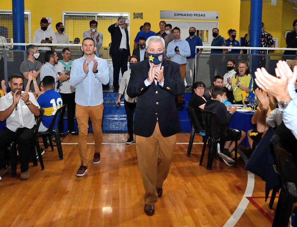 cnavarroarq's tweet photo. El club es de ustedes.

Vivimos una noche magica junto a la familia de @BocaJrsCiudad 

¡Que me van hablar de Amor!
💙💛💙 https://t.co/AJFREwXQkP