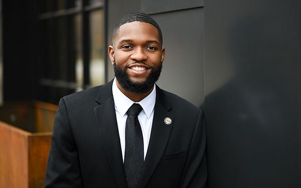 "<a href="/BlackMenTeach/">Damon Harris</a> is helping close gaps for individuals and families and charts a path toward greater economic opportunity and stability." - <a href="/realksimpson/">Katie Simpson</a> President of <a href="/BankofAmerica/">Bank of America</a> #MinneapolisStPaul. bit.ly/3sdgNV3
