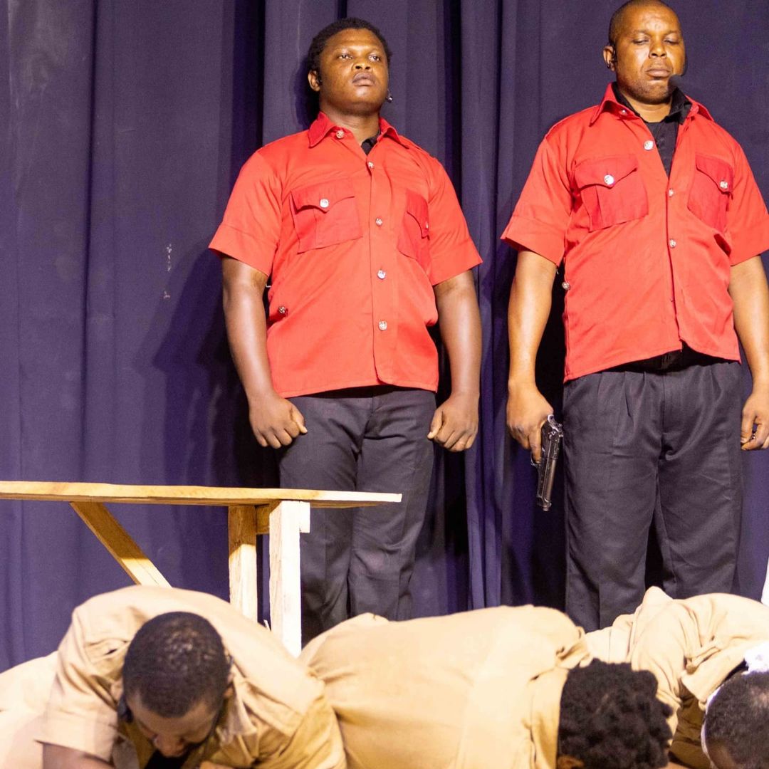 Raconteurprod's tweet photo. Benjamin played Warden 2, in this stage play that interrogates the justice system in Nigeria. A panel of inquiry was set up in the play. The panel beamed its light on the characters, the justice system, and all of us &amp; how our silence &amp; complicity has brought us to where we are. https://t.co/ymqQhP2FgY