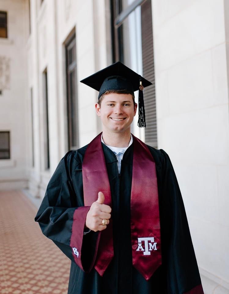 Another Aggie in the family! Whoop! <a href="/B_whitehead21/">Brent Whitehead</a> 
#TAMUGrad