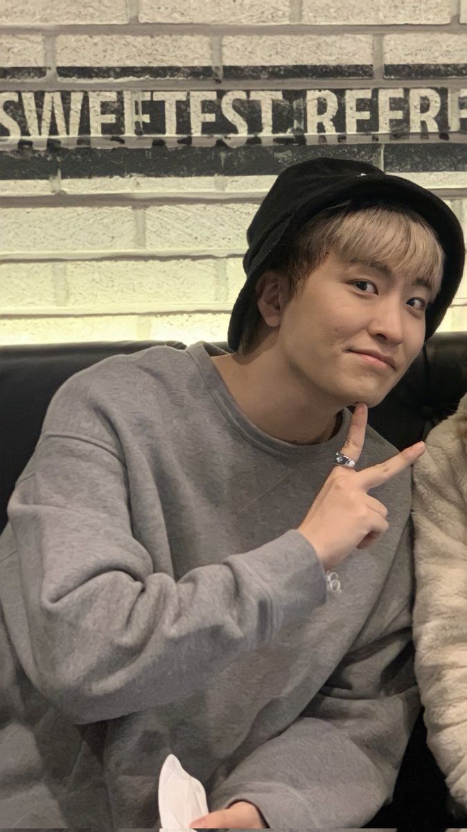 arsthinkers's tweet image. i love him from infinity to beyond 🥺