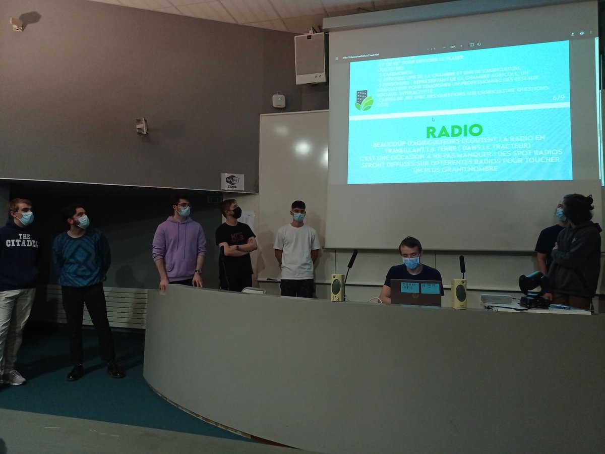 UgoDENISUgo's tweet image. Direct : Travailler avec le service com&apos; de @Agri_Normandie sur une plateforme communau&apos;terre! Bravo aux 4 équipes agiles @universitecaen Iut MMI Saint-Lô et @jeanluclambert4 pour ces 3 jours interactifs. Communiquer sur le métier d&apos;agriculteur... @i2connect_EU