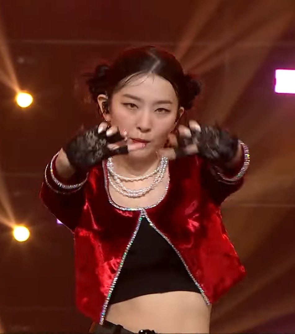 seulgi pics tweet media