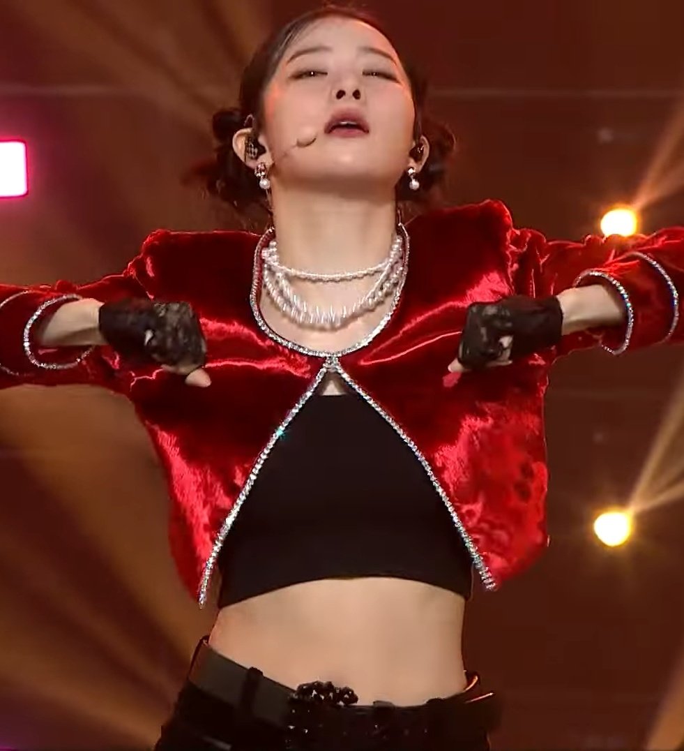 seulgi pics tweet media