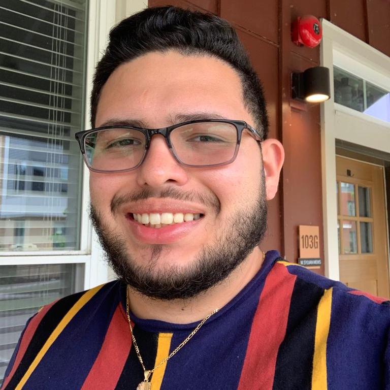 CornellGrad's tweet photo. "My research is focused on creating genetic tools to manipulate the gut microbiome in a gene-specific way, which will allow us to uncover the mechanisms behind microbiome-associated diseases." Read about @Cornell_BBS Ph.D. candidate Hector Loyola Irizarry: https://t.co/aAr4ASwNOV https://t.co/3xeQozNGXM